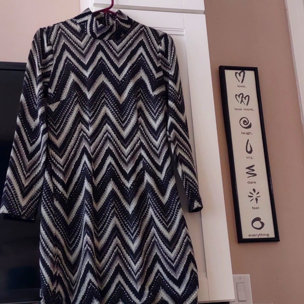 So Figure Flattering.Zig Zag Pattern - image 1